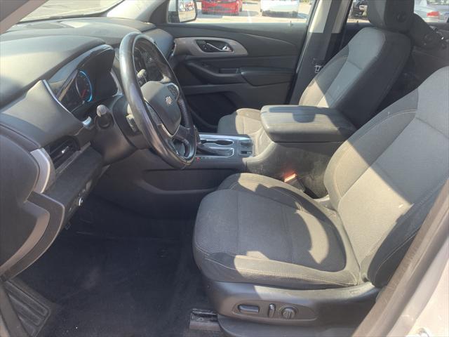 2018 chevrolet traverse lt cloth