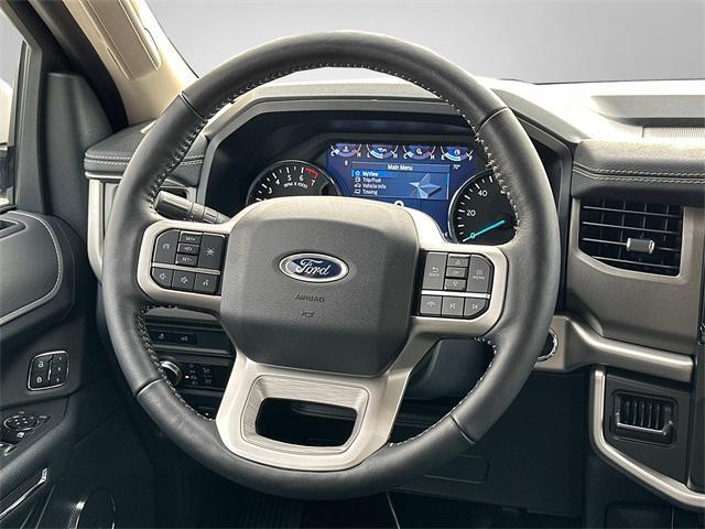 2022 ford expedition xlt