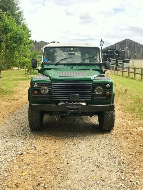land rover 110 v8 1984 * brunswick green 47,000 genuine miles * special vehicle