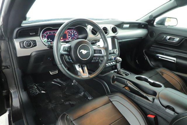 2022 ford mustang premium