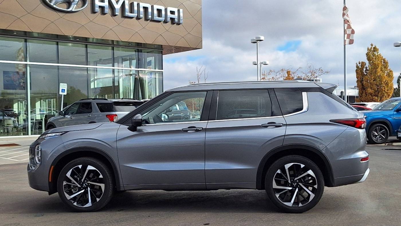 2022 mitsubishi outlander sel