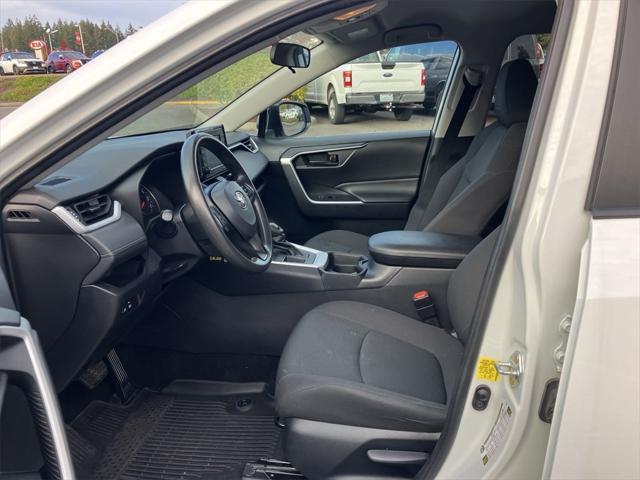 2021 toyota rav4 le