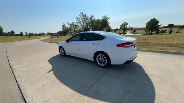 2019 ford fusion se