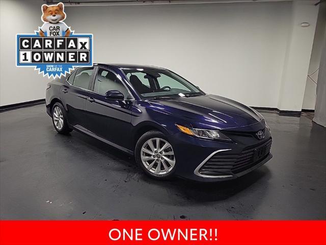 2021 toyota camry le