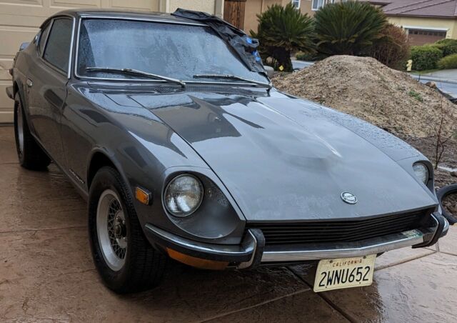 1972 datsun 240z sportscar grey rwd manual
