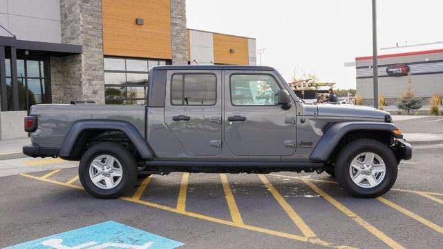 2023 jeep gladiator sport