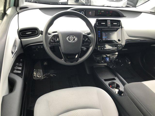 2019 toyota prius le