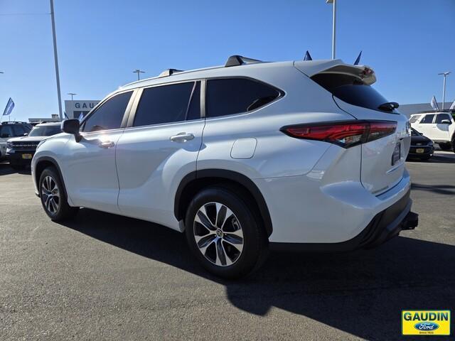 2023 toyota highlander xle