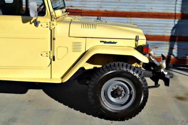 1981 fj45, sold in dubai, records, incredible condition, orig radio, vintage air