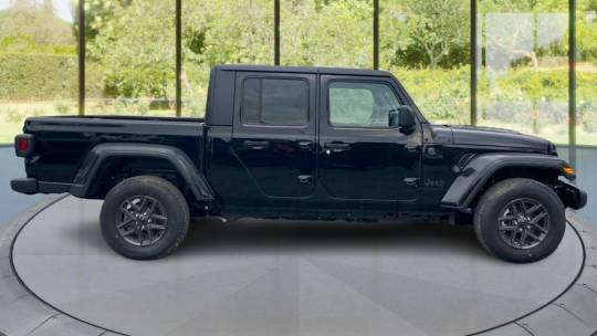 2024 Jeep Gladiator