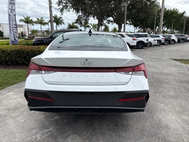 2024 hyundai elantra se