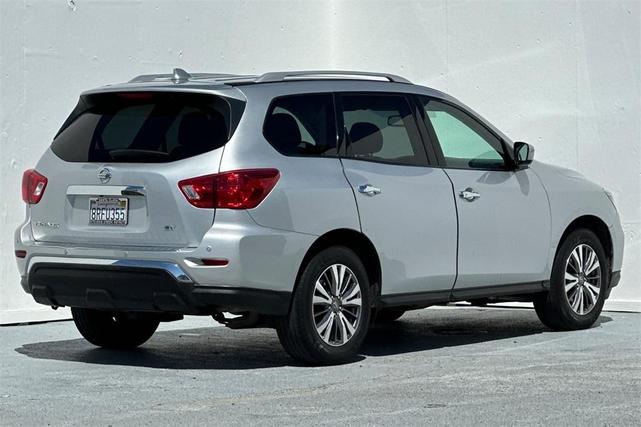 2019 nissan pathfinder sv