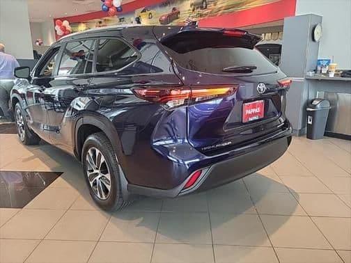 2024 toyota highlander xle in saint peters, missouri