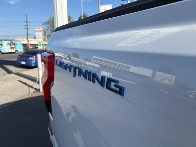 2022 ford f-150 lightning platinum