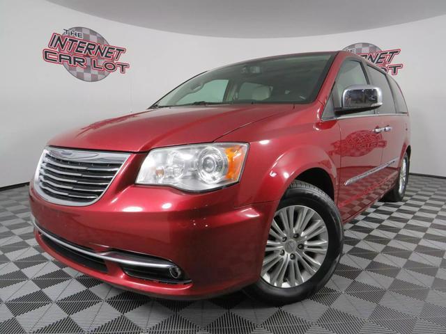 2013 chrysler town & country limited