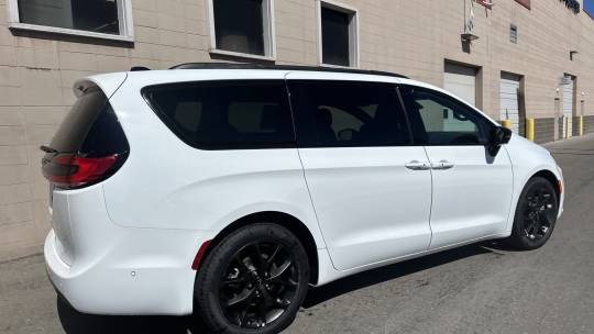 2024 Chrysler Pacifica