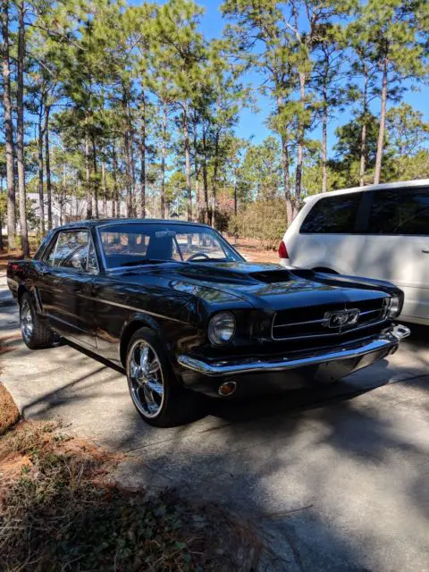 excellent condition 1965 ford mustang coupe!
