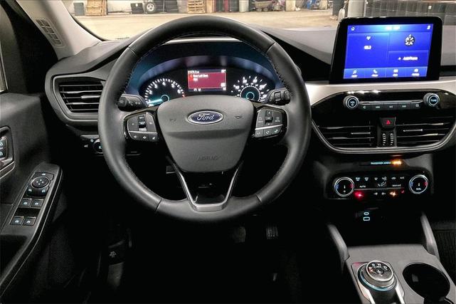 2022 ford escape sel