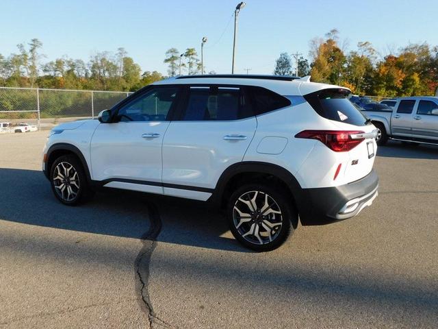 2022 kia seltos sx