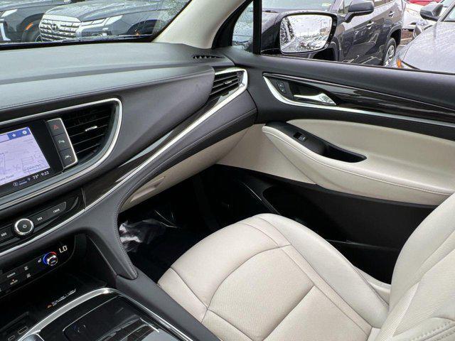 2023 buick enclave essence awd