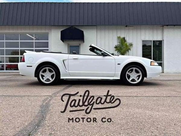 2000 ford mustang in secaucus, new jersey