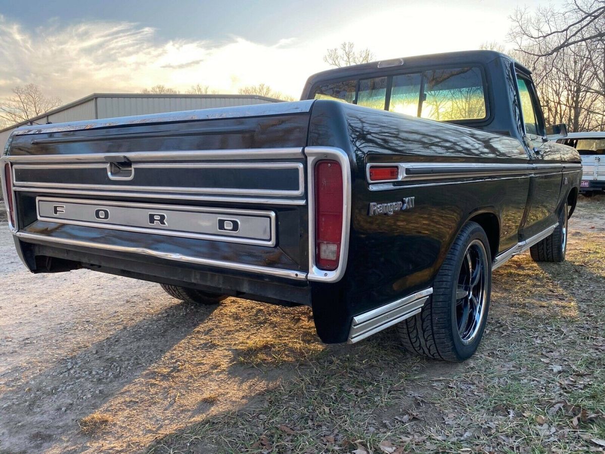 1976 ford f100 pickup black rwd automatic xlt