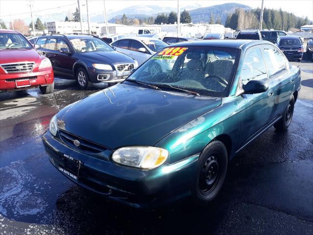 1998 kia sephia base 4dr sedan