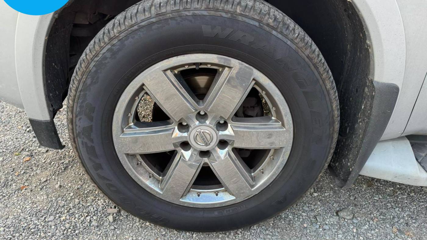 2011 nissan armada platinum