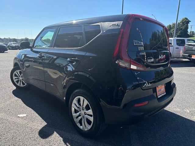 2022 kia soul lx