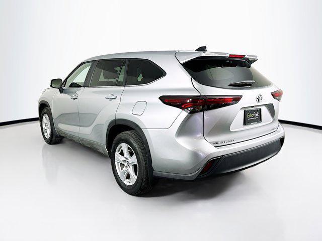 2024 toyota highlander le