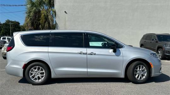 2024 Chrysler Pacifica