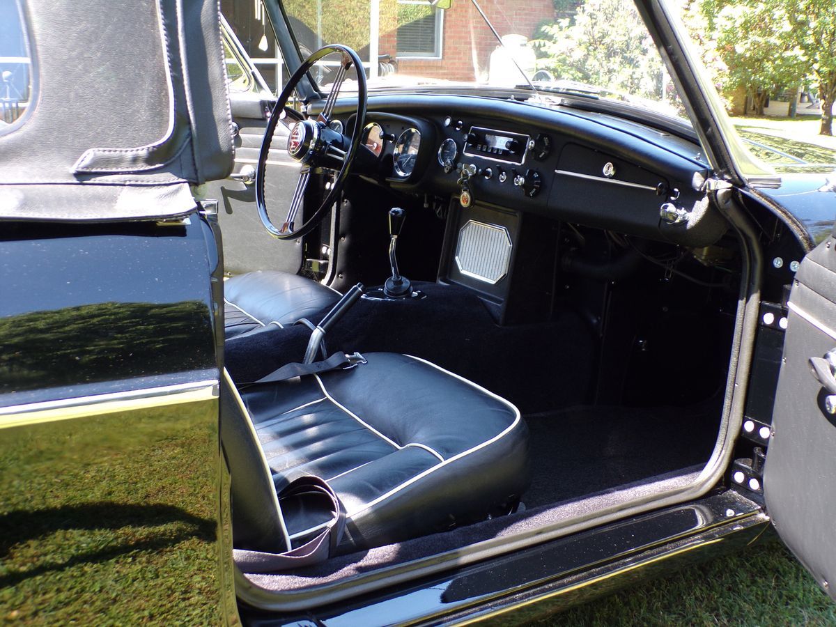 1966 mg b roadster