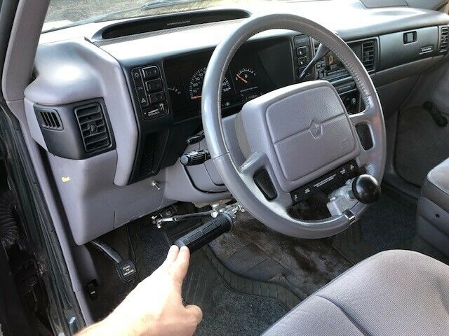 93 dodge caravan with freedom motors kneelvan package