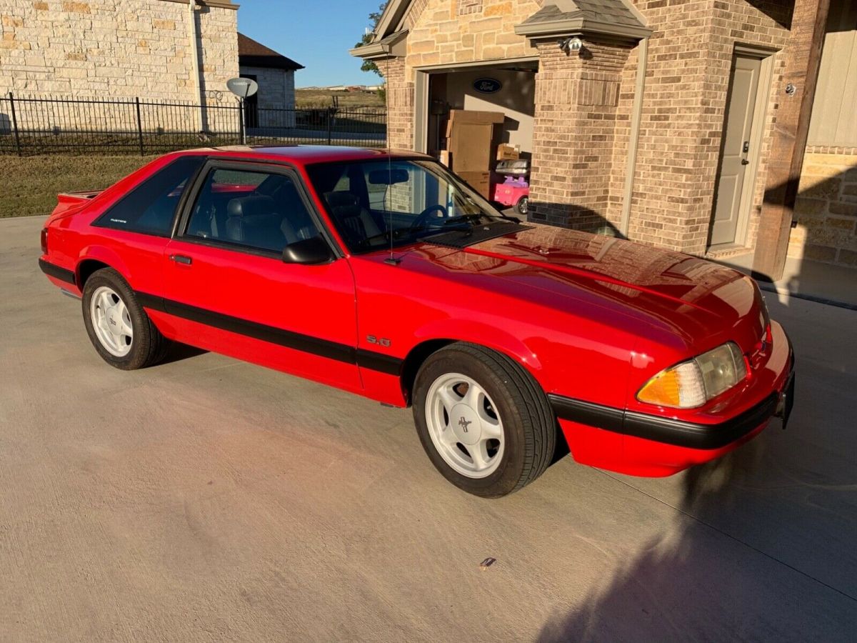 1991 ford mustang lx hatchback 5.0 red/black foxbody