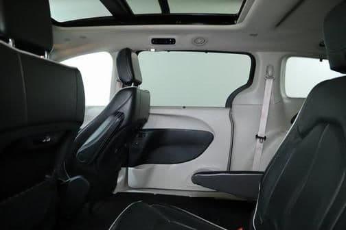 2022 chrysler pacifica limited in cleveland, ohio