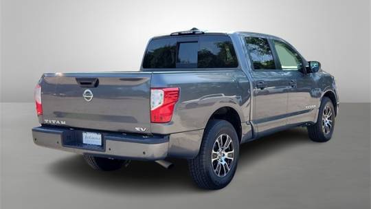 2022 nissan titan sv