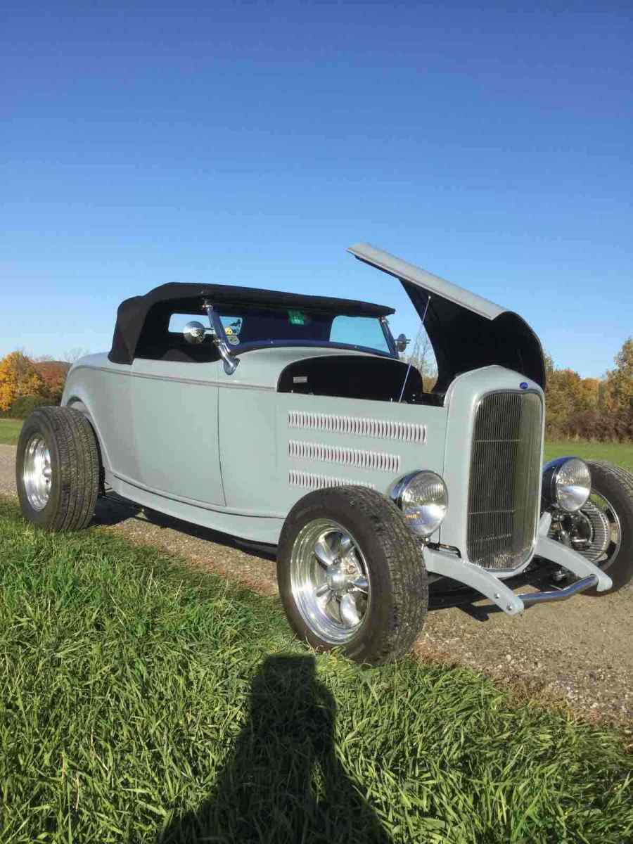 1932 ford model b grey rwd automatic roadster