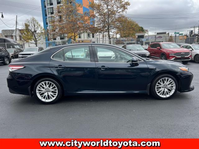 2020 toyota camry hybrid xle