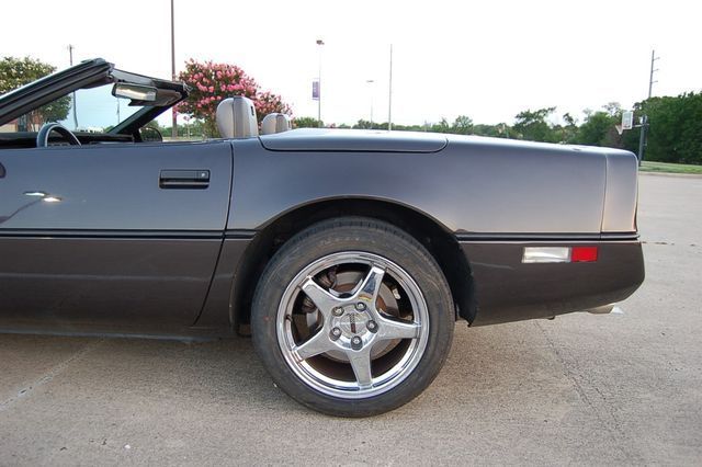 1989 chevrolet corvette low miles, rare color 67540 miles gray 8 automatic