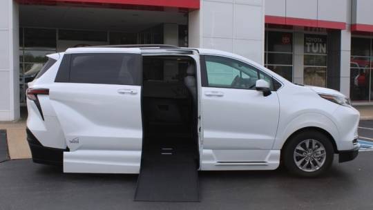 2023 toyota sienna xle 7-passenger