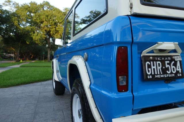 1968 ford bronco, 4x4, restored, 289 v8, 3 speed manual, removable top,30" tires