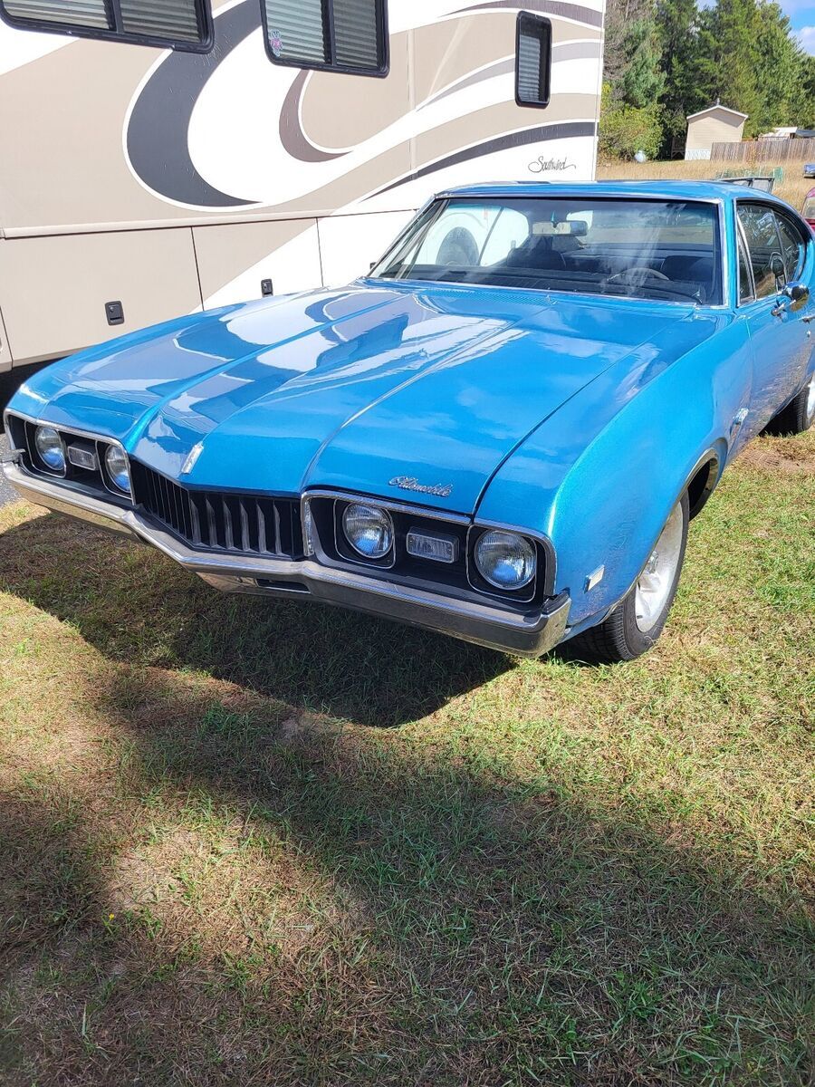 1968 oldsmobile cutlass coupe blue