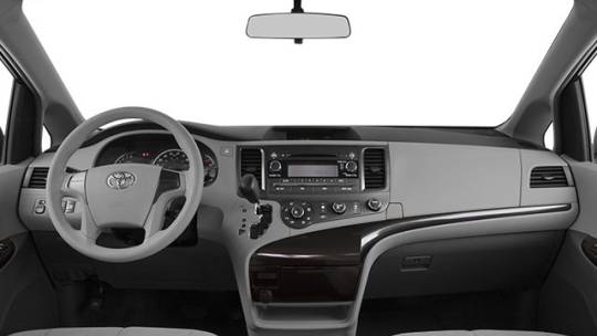 2014 toyota sienna se 8-passenger