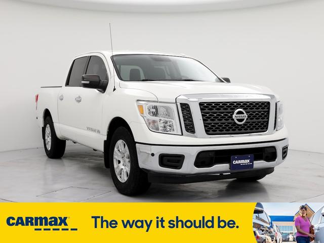 2018 nissan titan sv