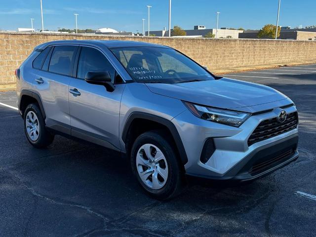 2024 toyota rav4 le