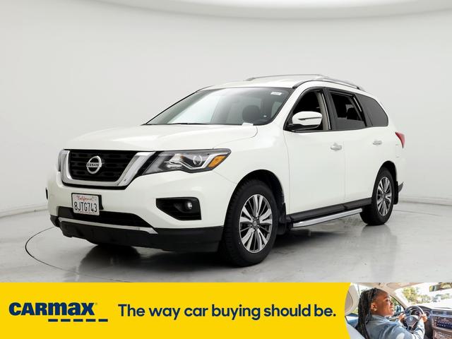 2019 nissan pathfinder sv