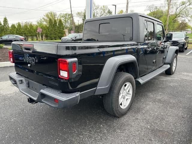 2020 jeep gladiator sport in latham, new york