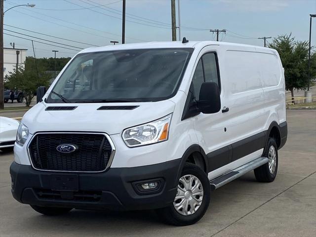 2022 ford transit-150 base