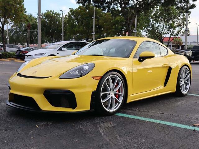 2022 porsche 718 cayman gt4