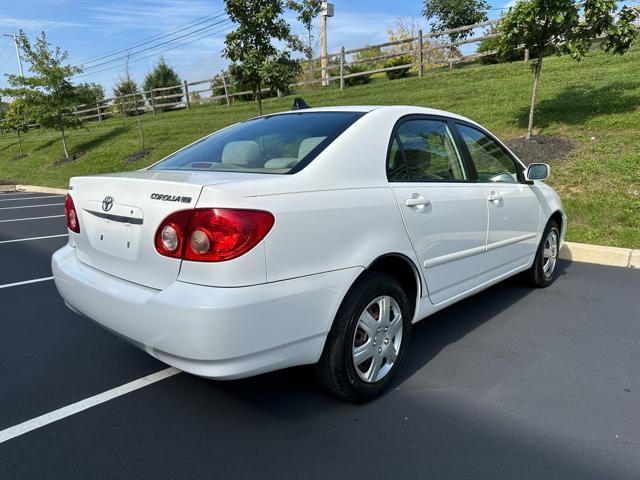 2005 toyota corolla le